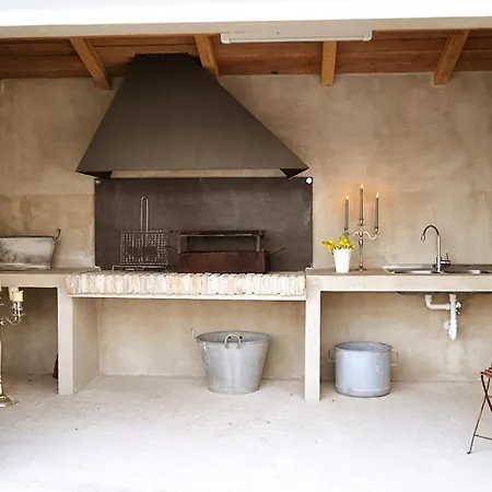 Vila Sleeps 8 With Wifi Ližnjan