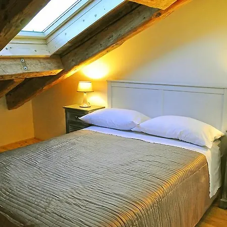 Sleeps 8 With Wifi * Ližnjan