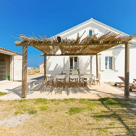Sleeps 8 With Wifi