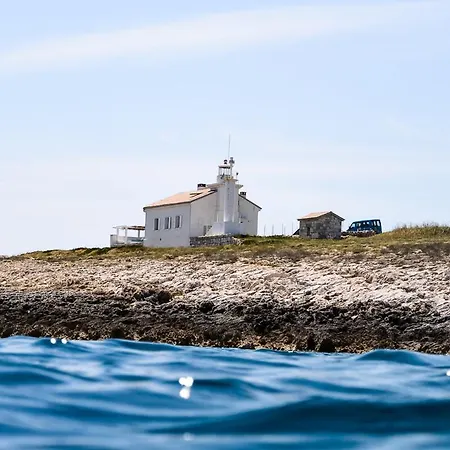 Sleeps 8 With Wifi فيلة