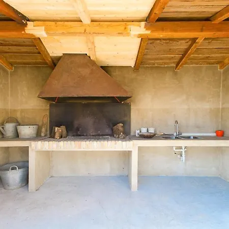 Sleeps 8 With Wifi * Ližnjan